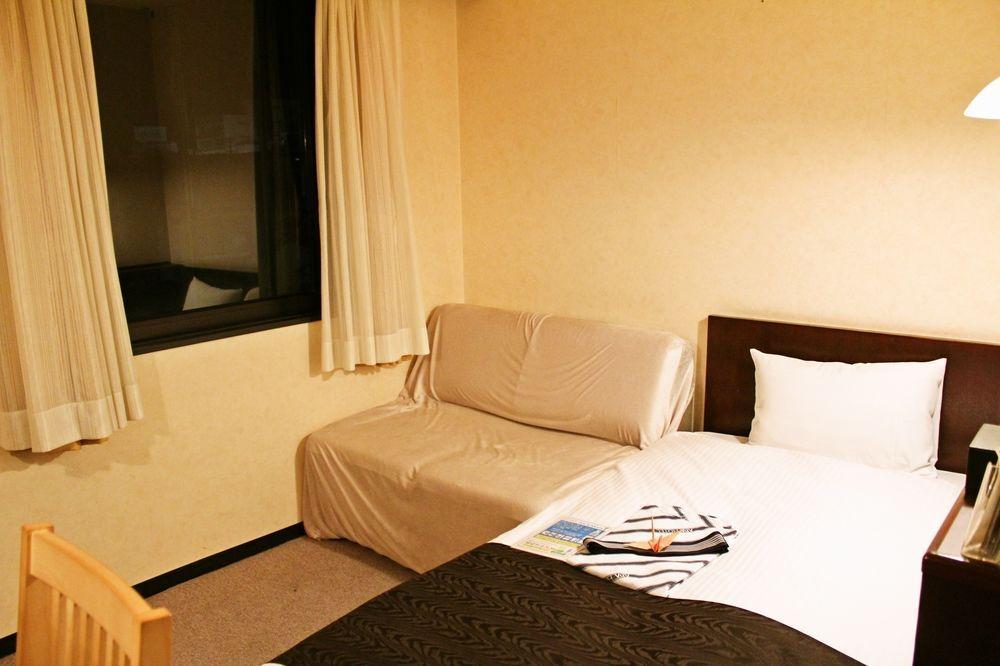 Uozu Manten Hotel Ekimae Exterior photo